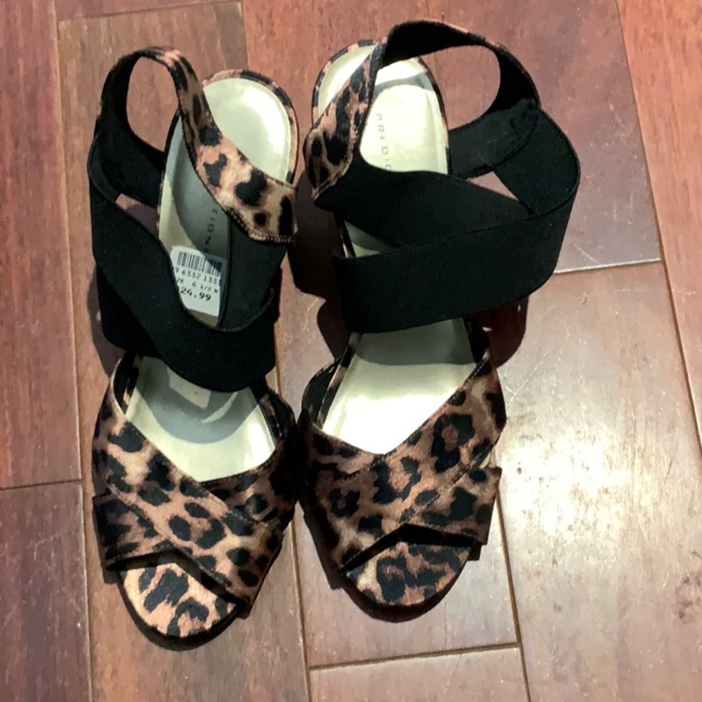 Women’s animal print wedges 6.5